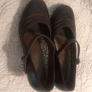 Ladies’ Dansko dress shoes EUC